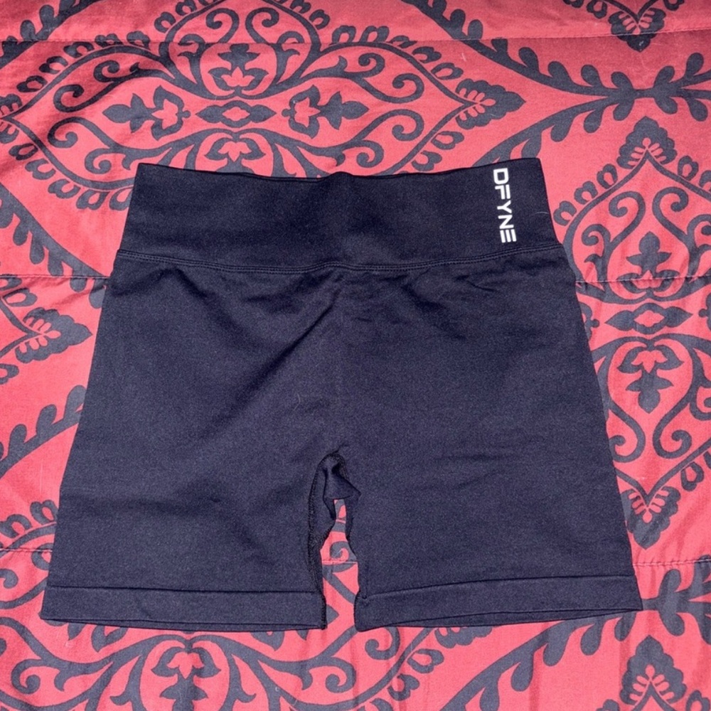 Dfyne black dynamic shorts
